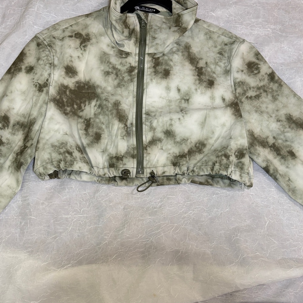 Sara Olive and White Cropped Tie-Dye Bomber Jacket - Picture 3 of 7